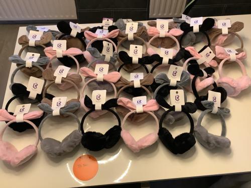 Partij leuke kinder oorwarmers. (Partij 4)