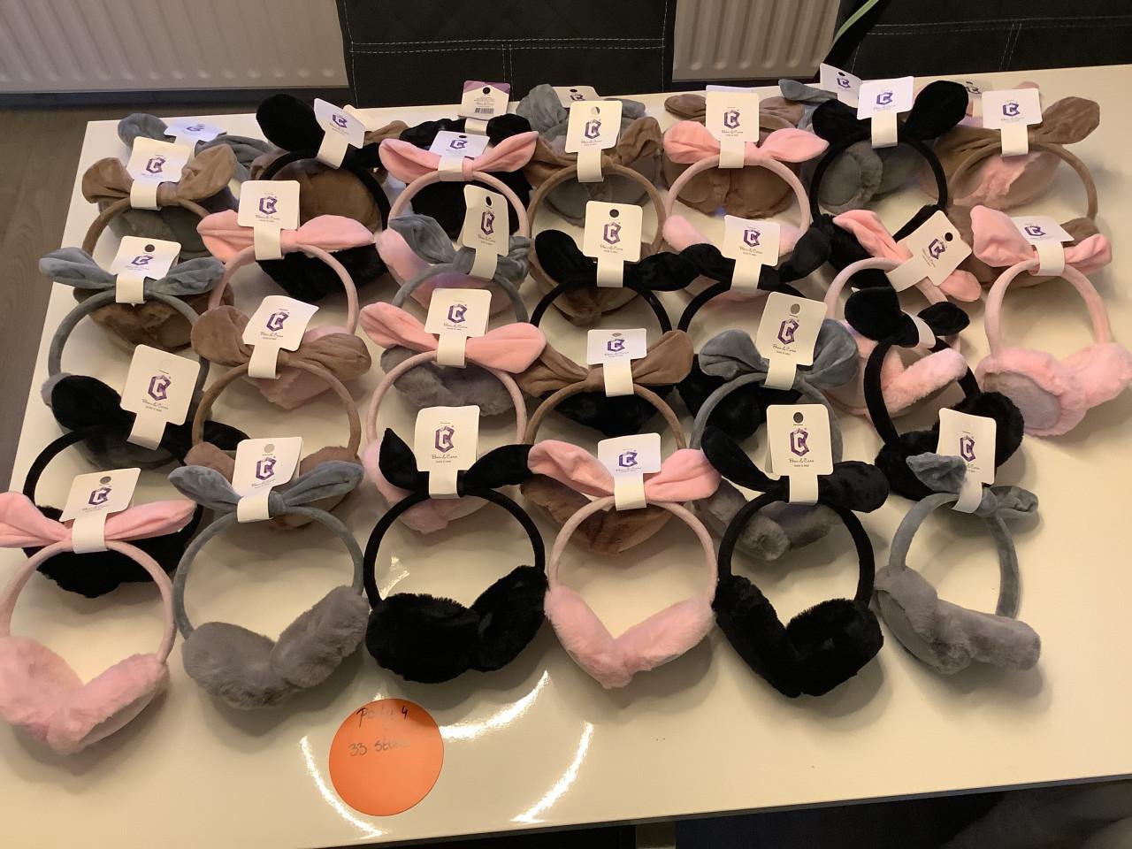 Partij leuke kinder oorwarmers. (Partij 4)