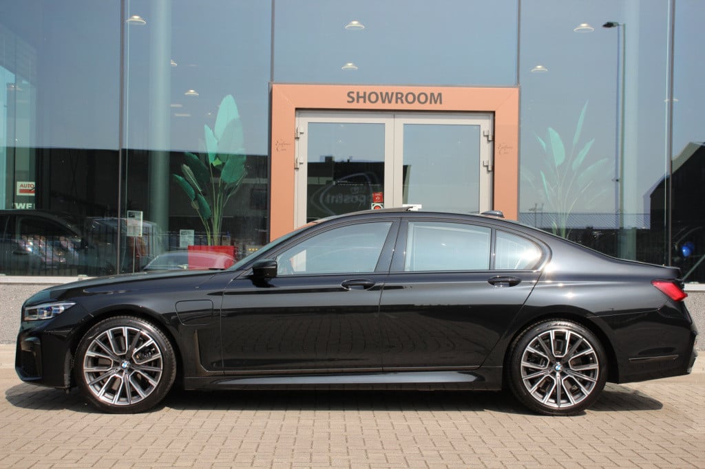BMW 7 Serie 745e high executive | bowers & wilkins | schuifdak | massage | 