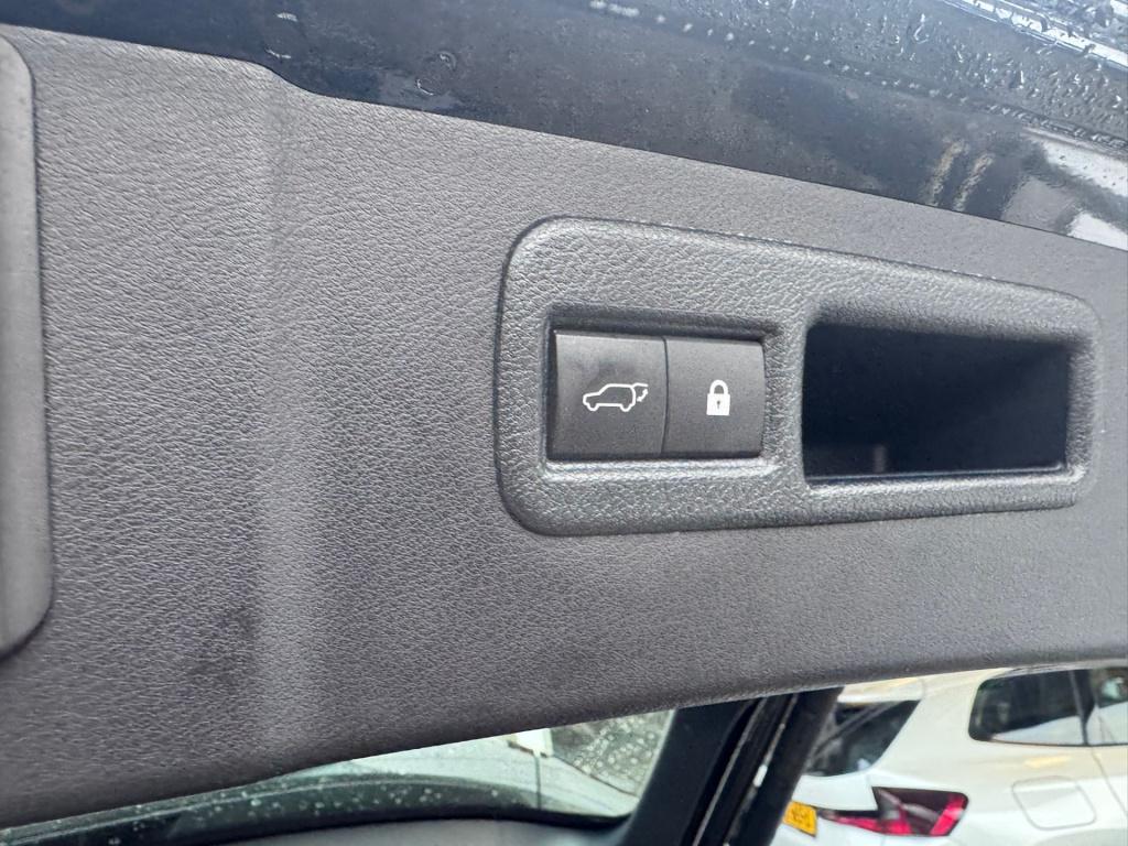 Lexus Nx 300h awd business line