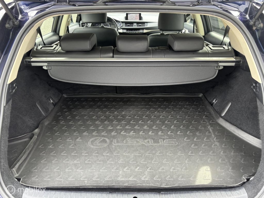 Lexus Ct 200h luxury line