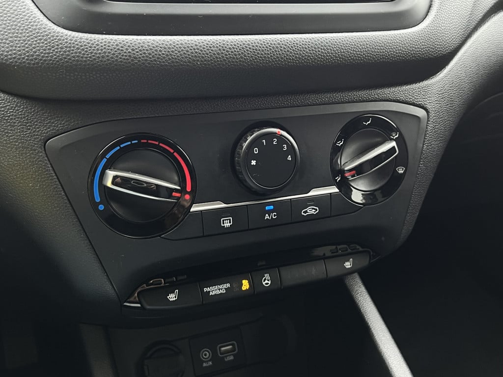 Hyundai I 20 1.2 hp i-motion premium | stuur/stoelverw. | radio | airco