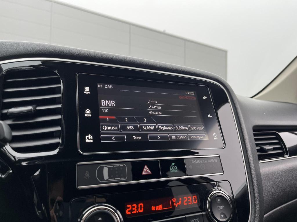 Mitsubishi Outlander 2.4 phev intense+ incl. trekhaak!