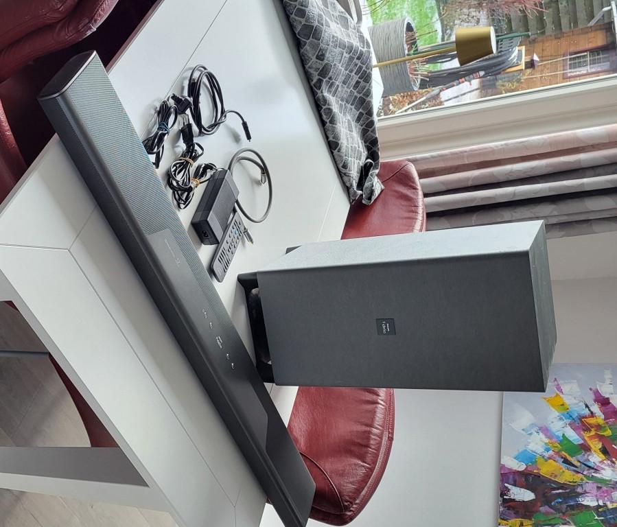 Philips Fidelio SkyQuake Soundbar B8/12