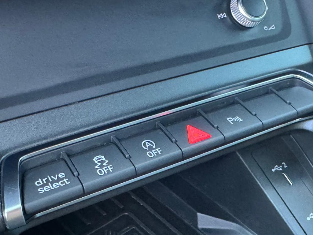 Audi Q3 sportback 35 tfsi s-line 3x * matrix led * black pack * stoelverwar