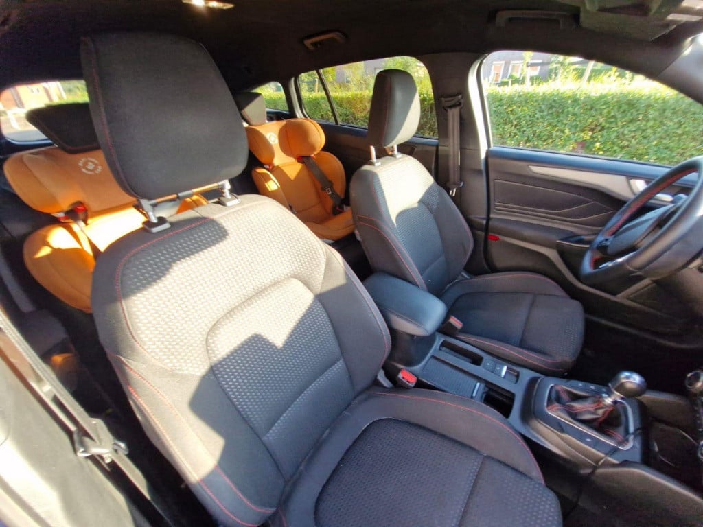 Ford Focus wagon 1.0 ecoboost hybrid st line style 17'' lmv | keyless entry