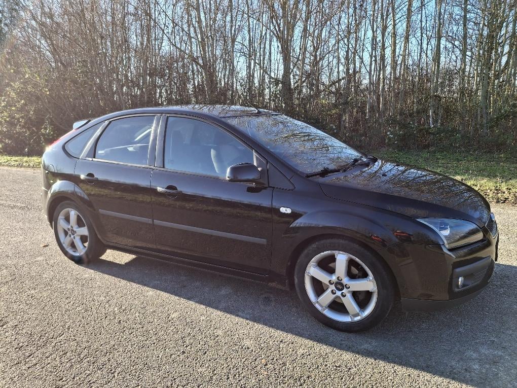 Ford Focus  1.6-16v Futura
