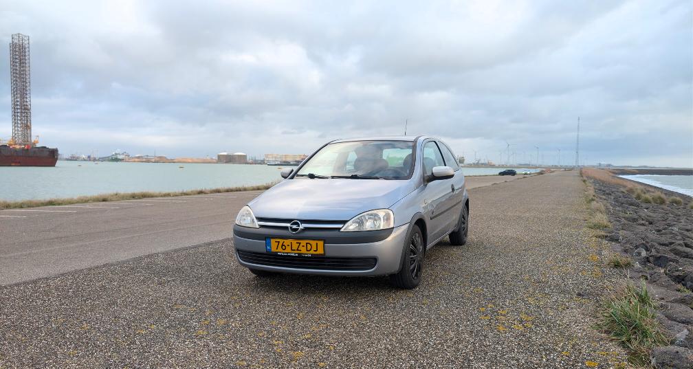 Opel Corsa 1.2 16V 3D 2003 Grijs