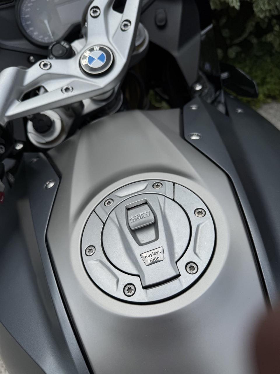 Zeer nette BMW R1200RS van 2015 met 64154 km