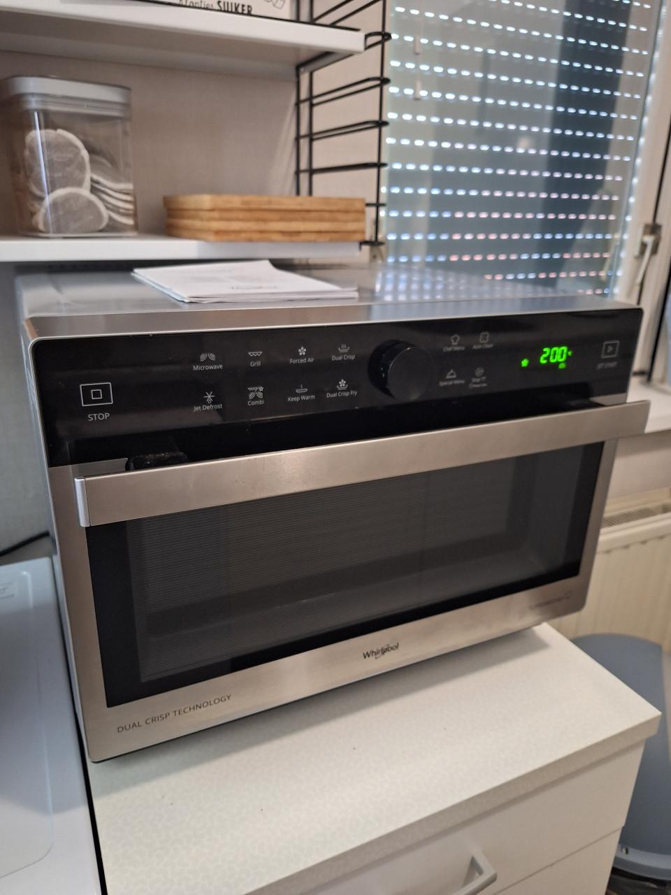Combi oven-grill-magnetron