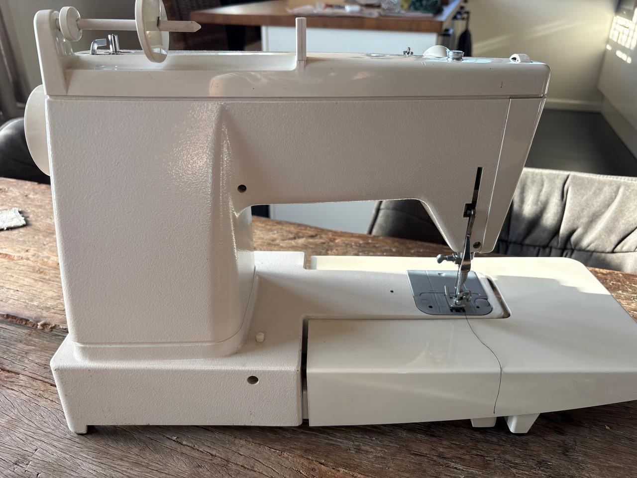 Victoria Naaimachine - Werkt prima!