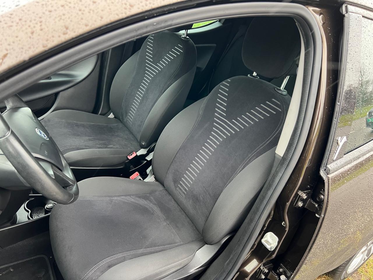 Zeer fraaie Lancia Ypsilon uit 2012 met slechts 66.000 km, Automaat!!