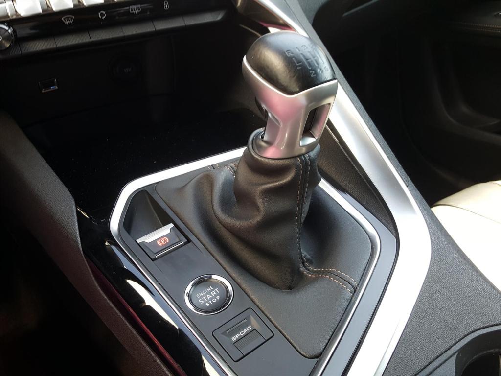 Peugeot 3008 1.2 130pk s&s gt-line trekhaak afneembaar | apple carplay & an