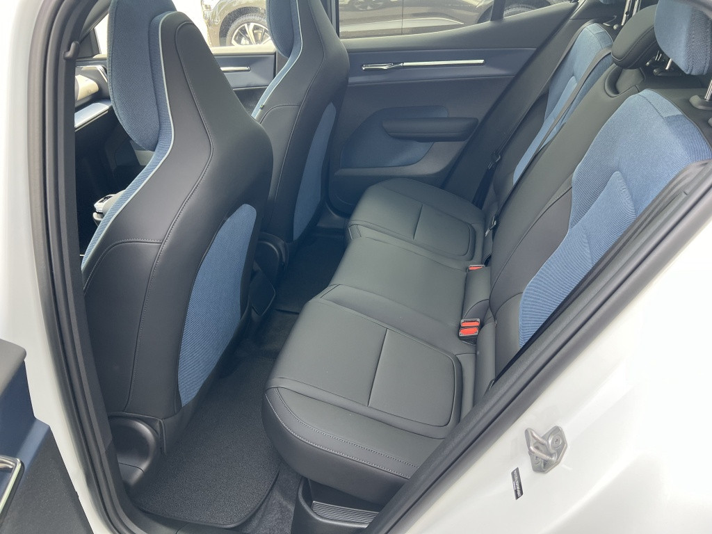 Volvo Ex30 extended range ultra 20" | nieuwprijs € 50.214,= |
