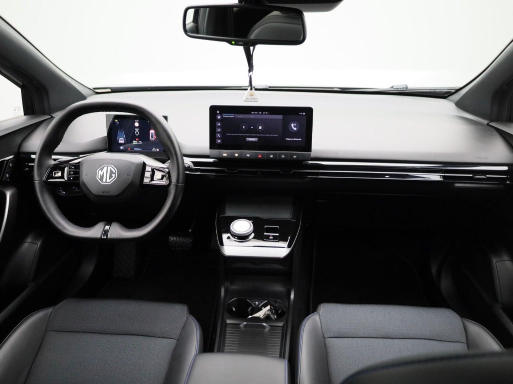 MG Mg4 64 kwh luxury | stoelverwarming | stuurverwarming | 360 camera | 435