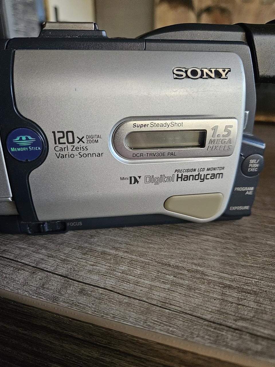 Complete en werkende Sony DCR-TRV30 e mini dv camcorder