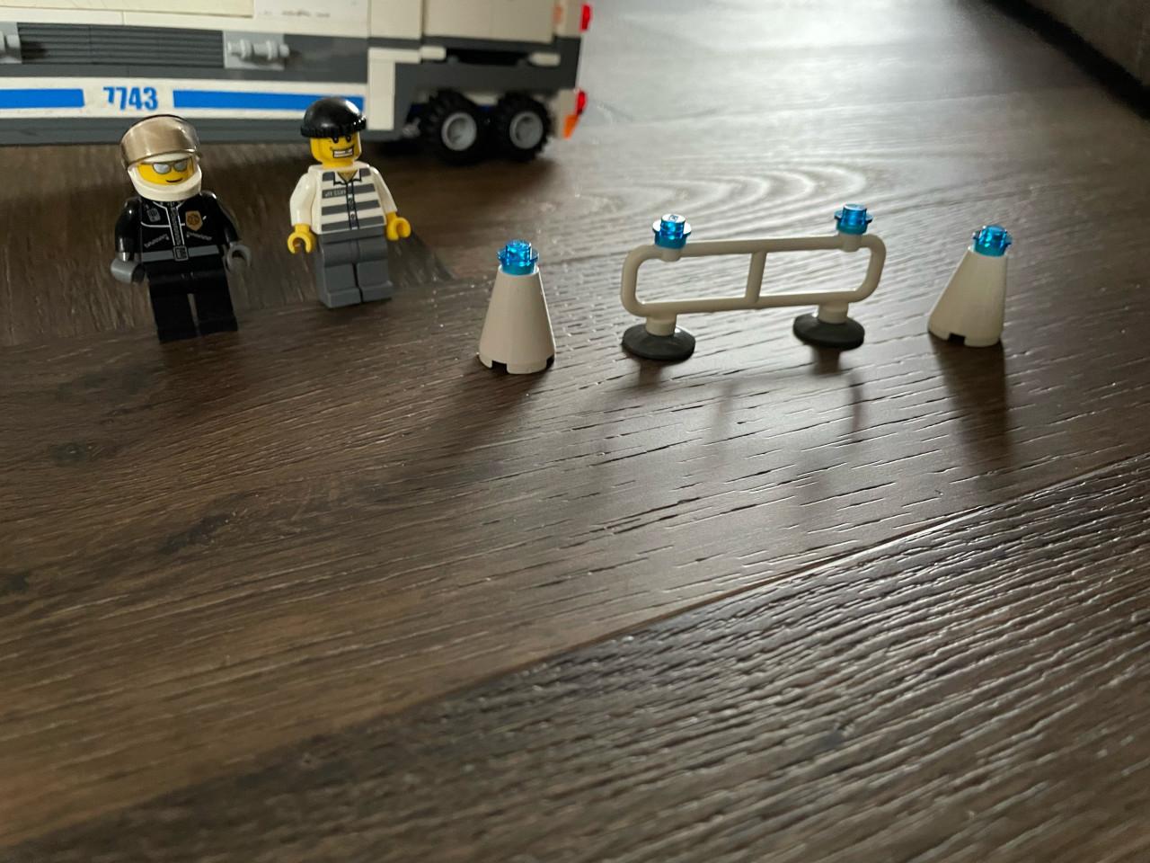 City lego: Politiecommandocentrum 7743
