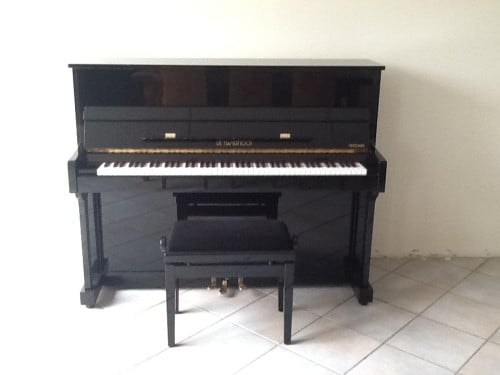 Piano met pianokruk