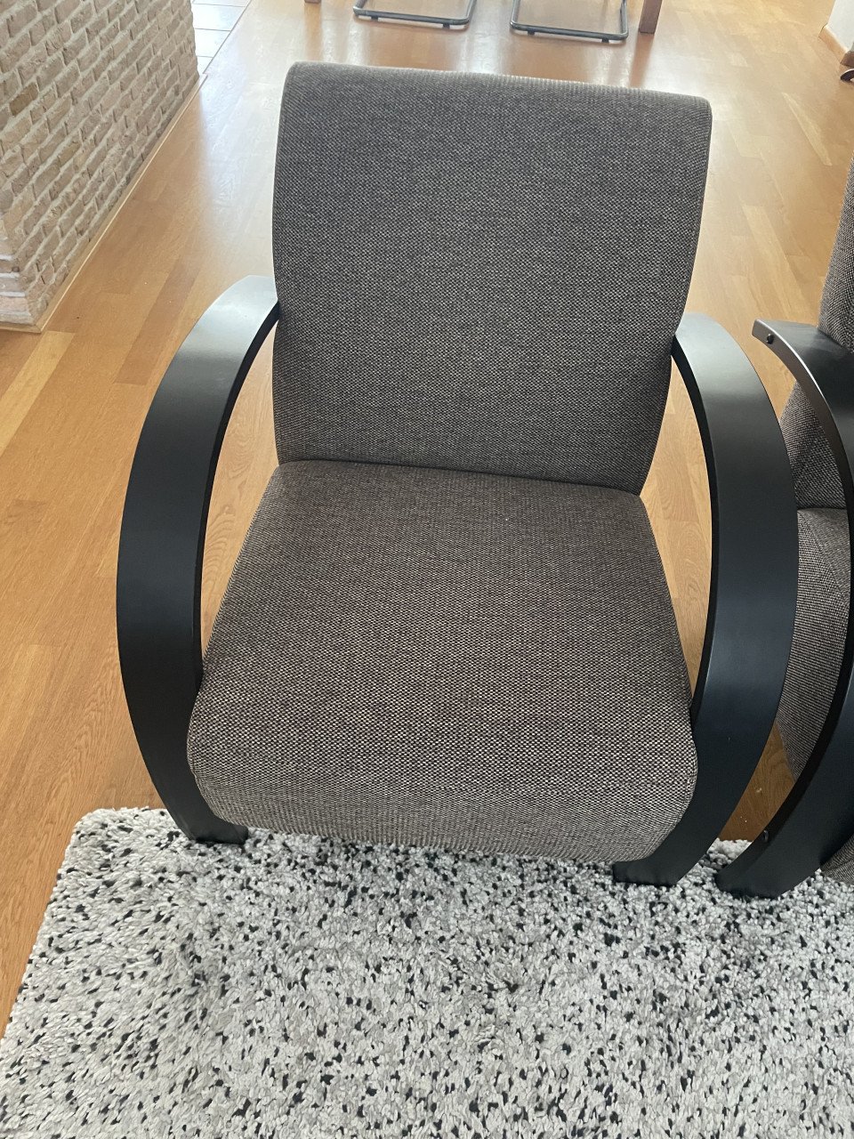2 mooie stoelen (montel)