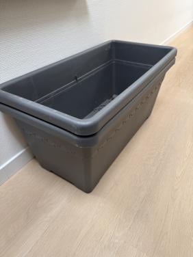 2 verrijdbare balkonbakken