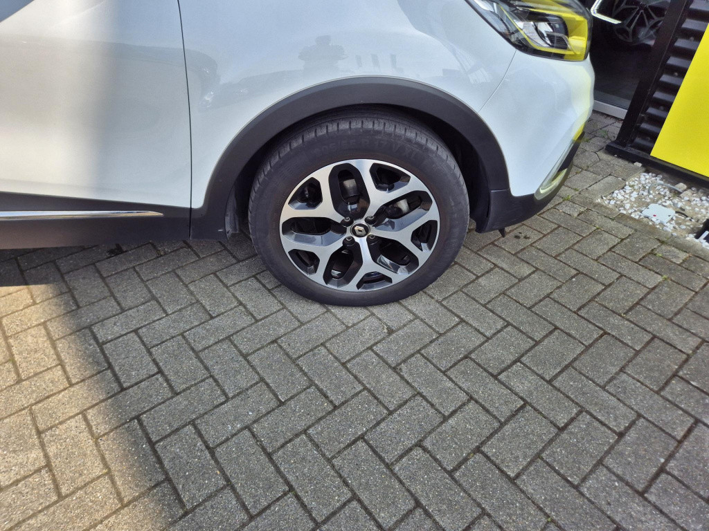 Renault Captur 1.3 tce 150 edc automaat intens panorama dak, trekhaak, navi