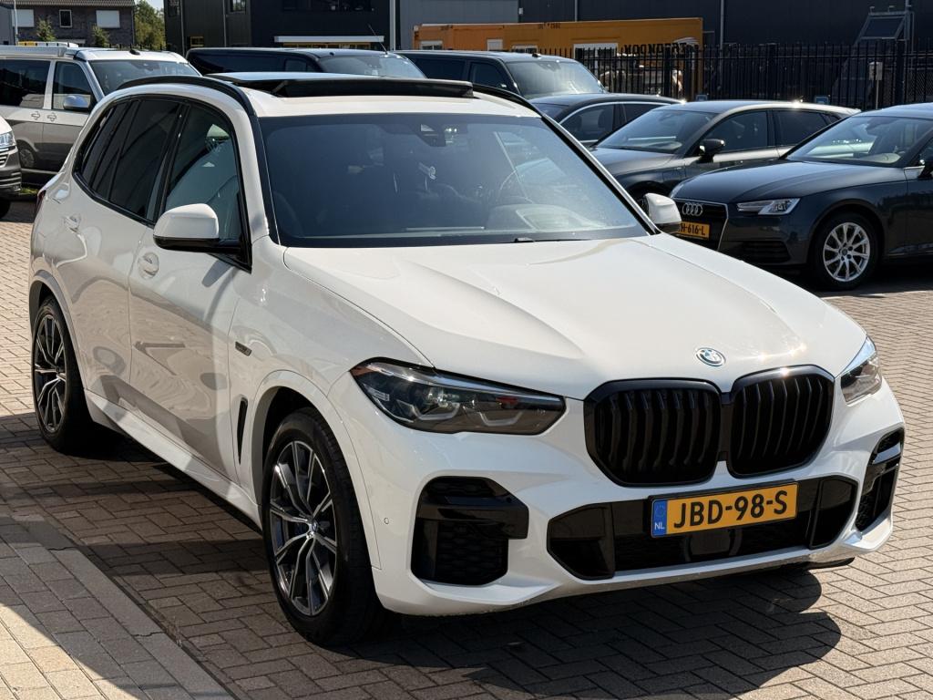 BMW X5 xdrive45e high executive | m pakket | pano | luchtvering | trekhaak 
