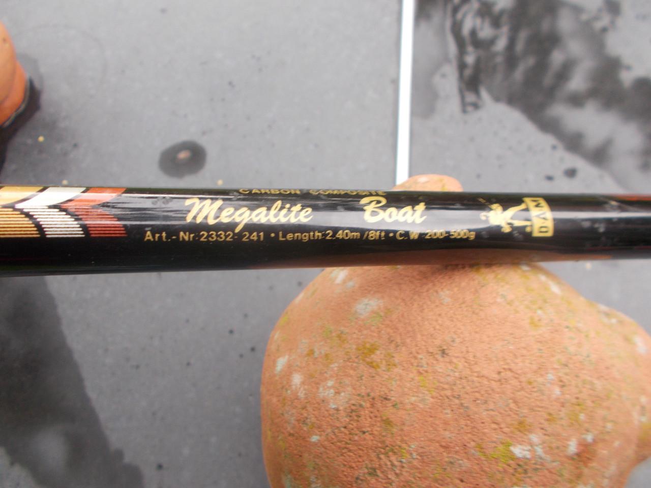 In nieuwstaat  DAM  MEGALITE boothengel 240 cm w,g, tot 500gr