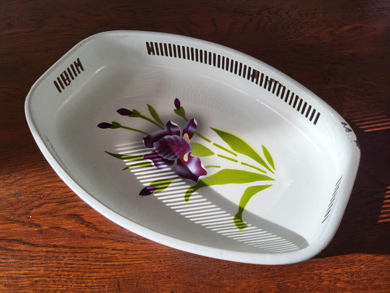 Brocante emaille schaal broodschaal broodmand iris