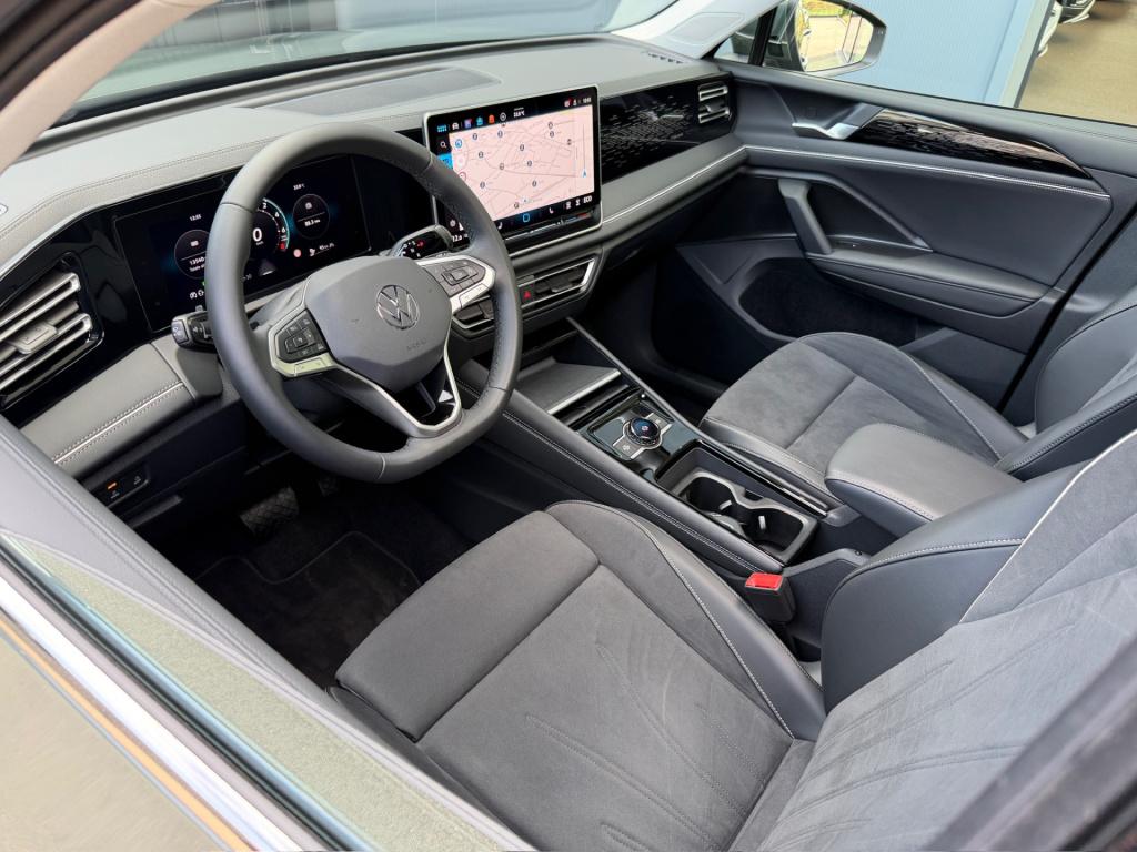 Volkswagen Tiguan 1.5 ehybrid elegance 204pk | trekhaak | 360 camera | pano