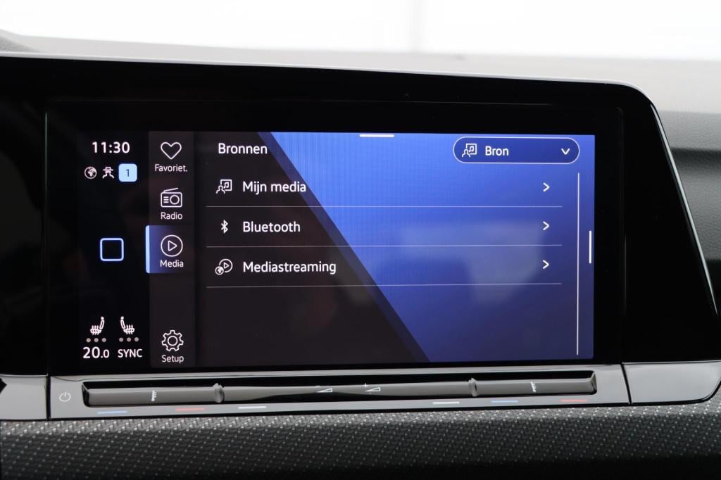 Volkswagen Golf 1.5 etsi r-line | 130pk | dsg7