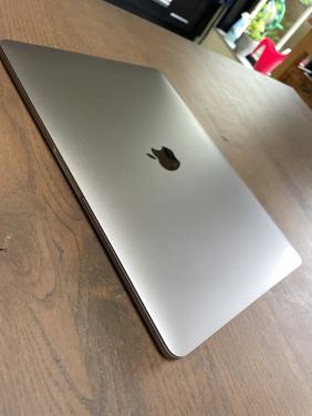 MacBook Pro. 13"