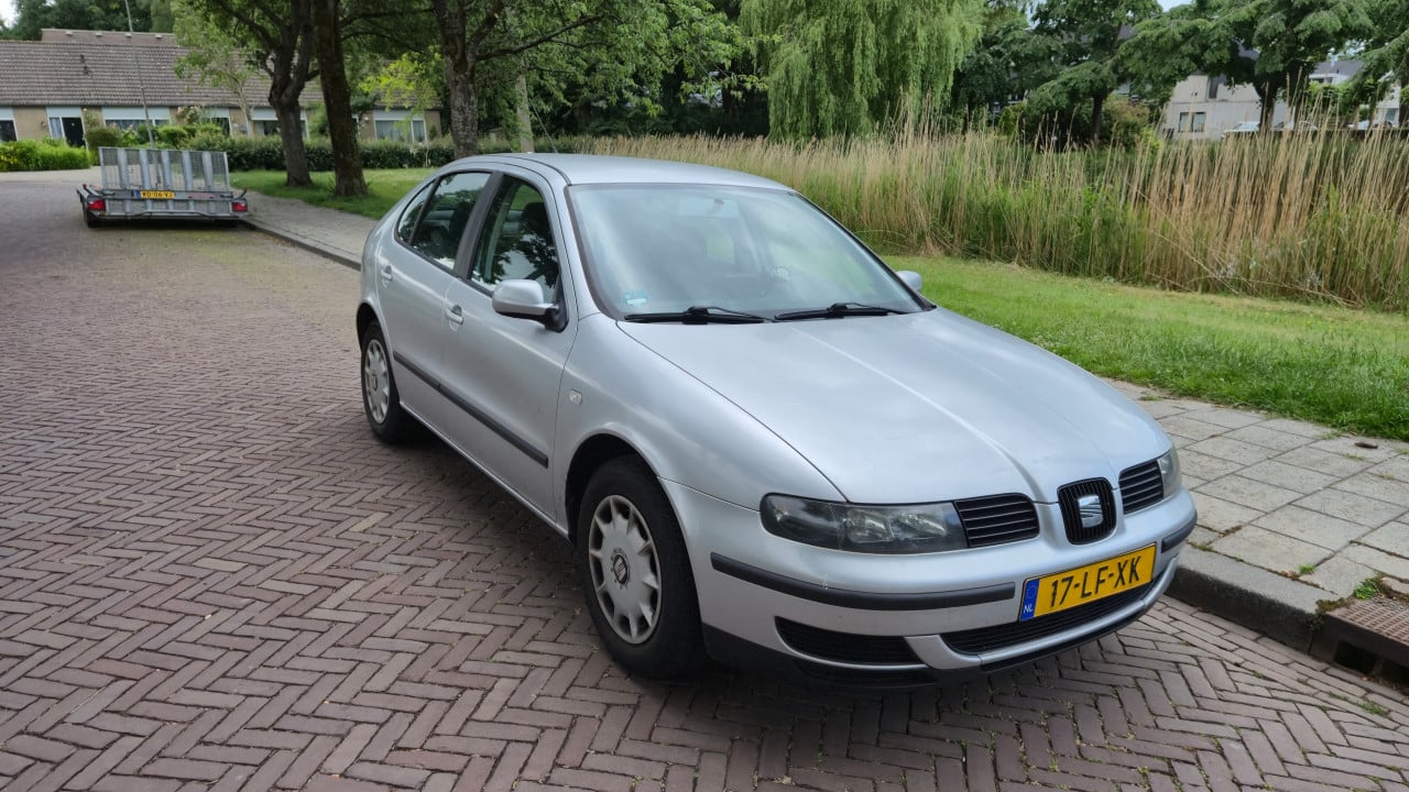 Seat Leon 1.6 uit 2002 – Airco, Bluetooth radio, Android auto