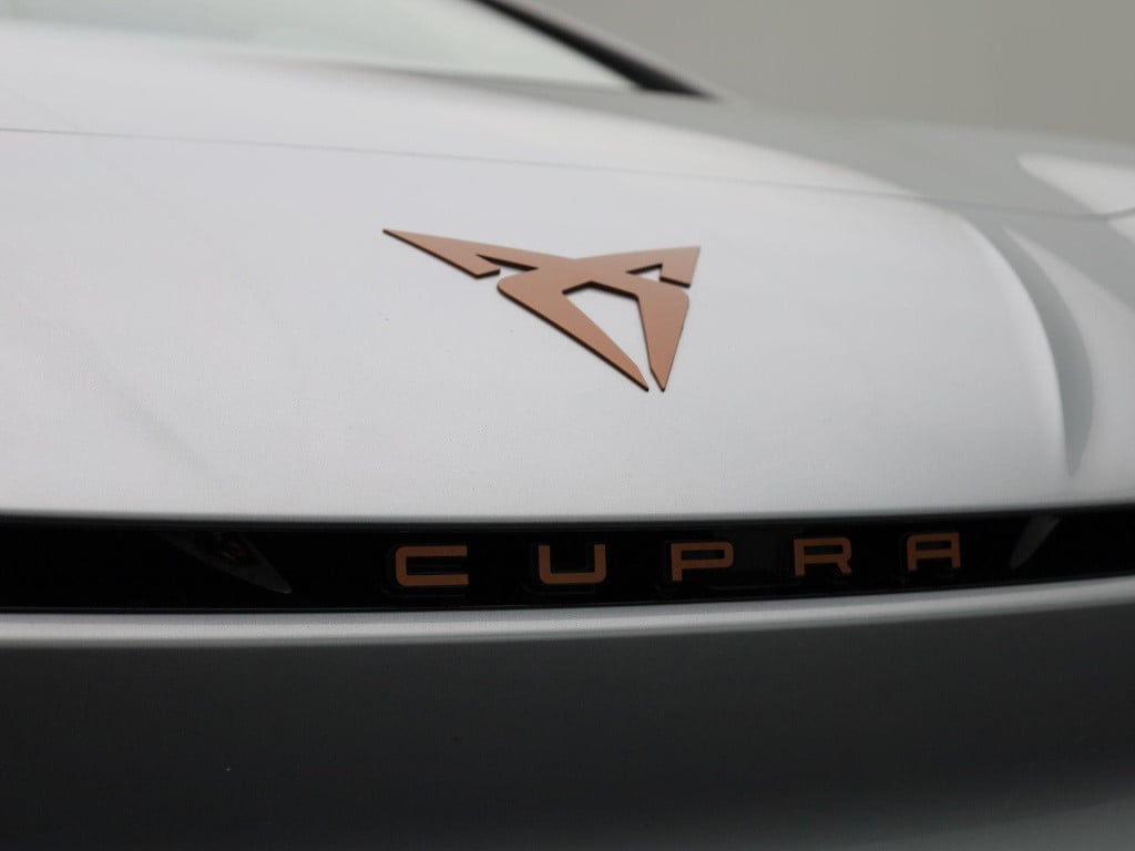 Cupra Born business 62 kwh | navigatie | apple carplay / android auto | ach