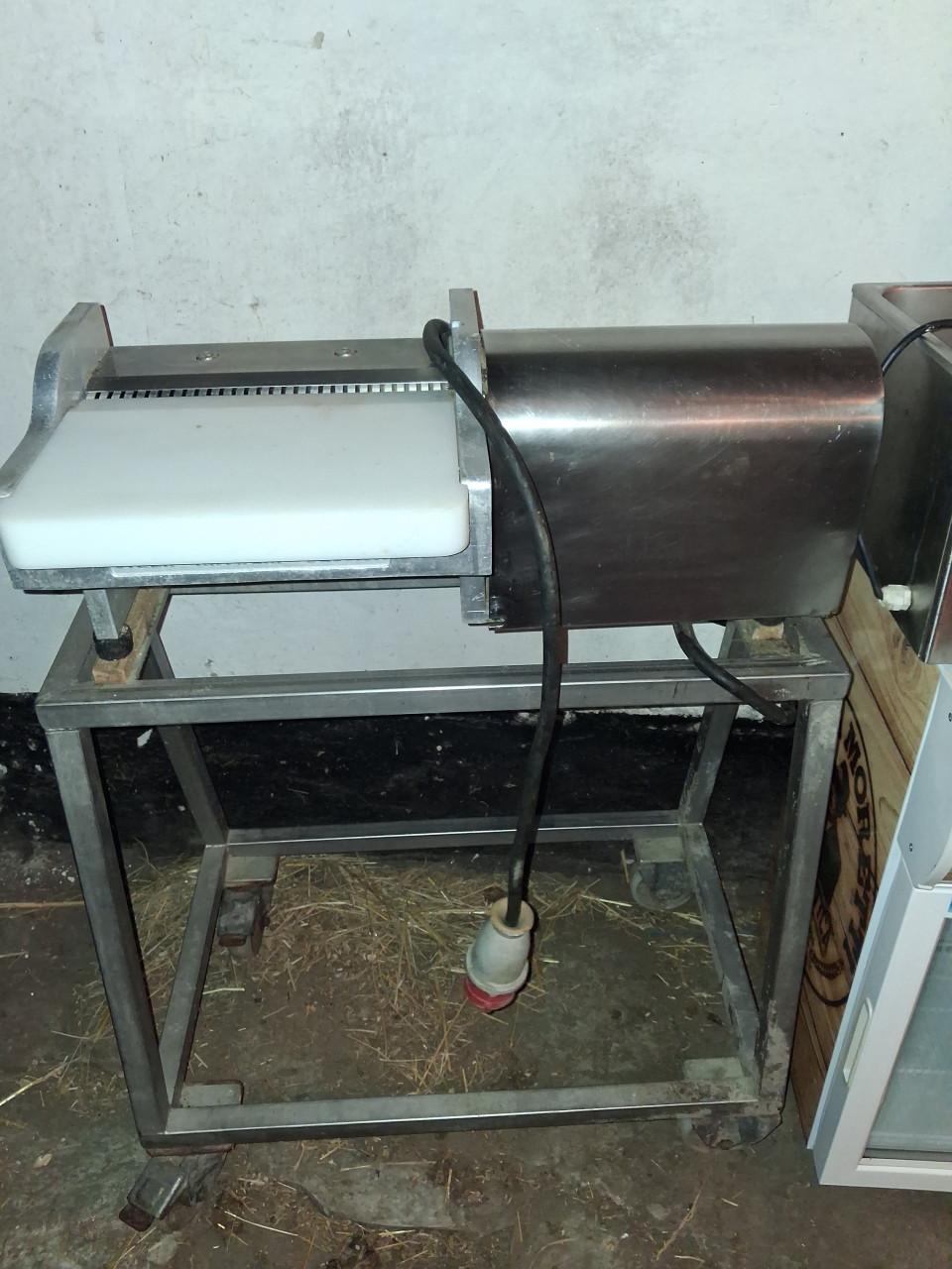 Te koop vis ontvel machine (Steen)