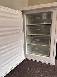 Miele F12010s 4 laden Vrieskast 106 liter vriezer 85x55x60 cm. HBD. A+ klas