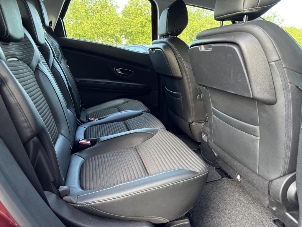 Renault Scenic 1.3 tce intens incl. trekhaak!