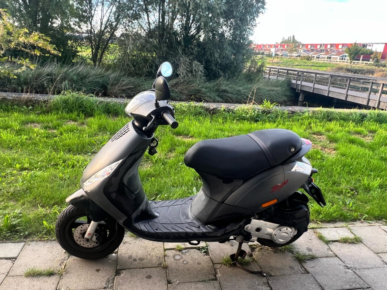 Piaggio Zip 2018 – Mat Grijs