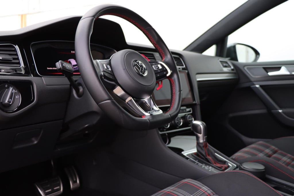 Volkswagen Golf gti 2.0 tsi performance 245pk dsg7