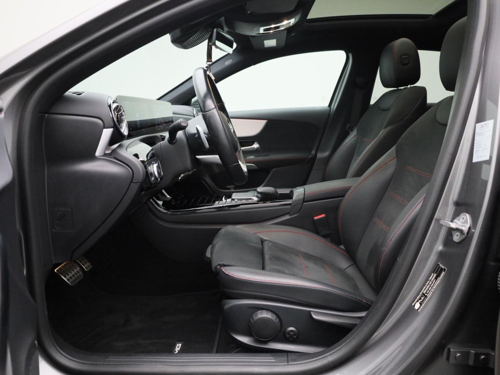 Mercedes-Benz A-Klasse 180 business solution amg | automaat | lmv | panoram