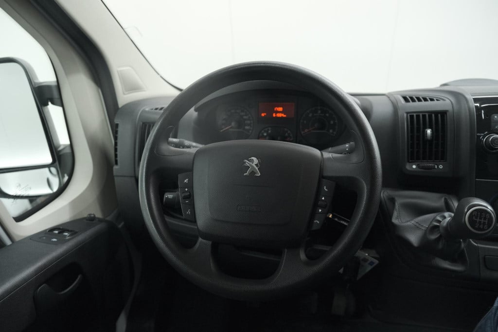 Peugeot Boxer 330 2.2 bluehdi 120 l1h1 premium | trekhaak | camera | betimm
