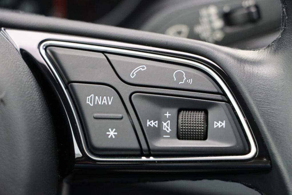 Audi Q2 35 tfsi advanced edition black style 150pk