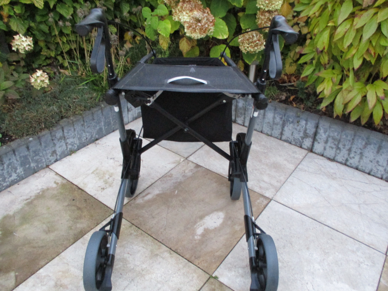 Topro Troja opvouwbare lichtgewicht rollator met zitje en mand