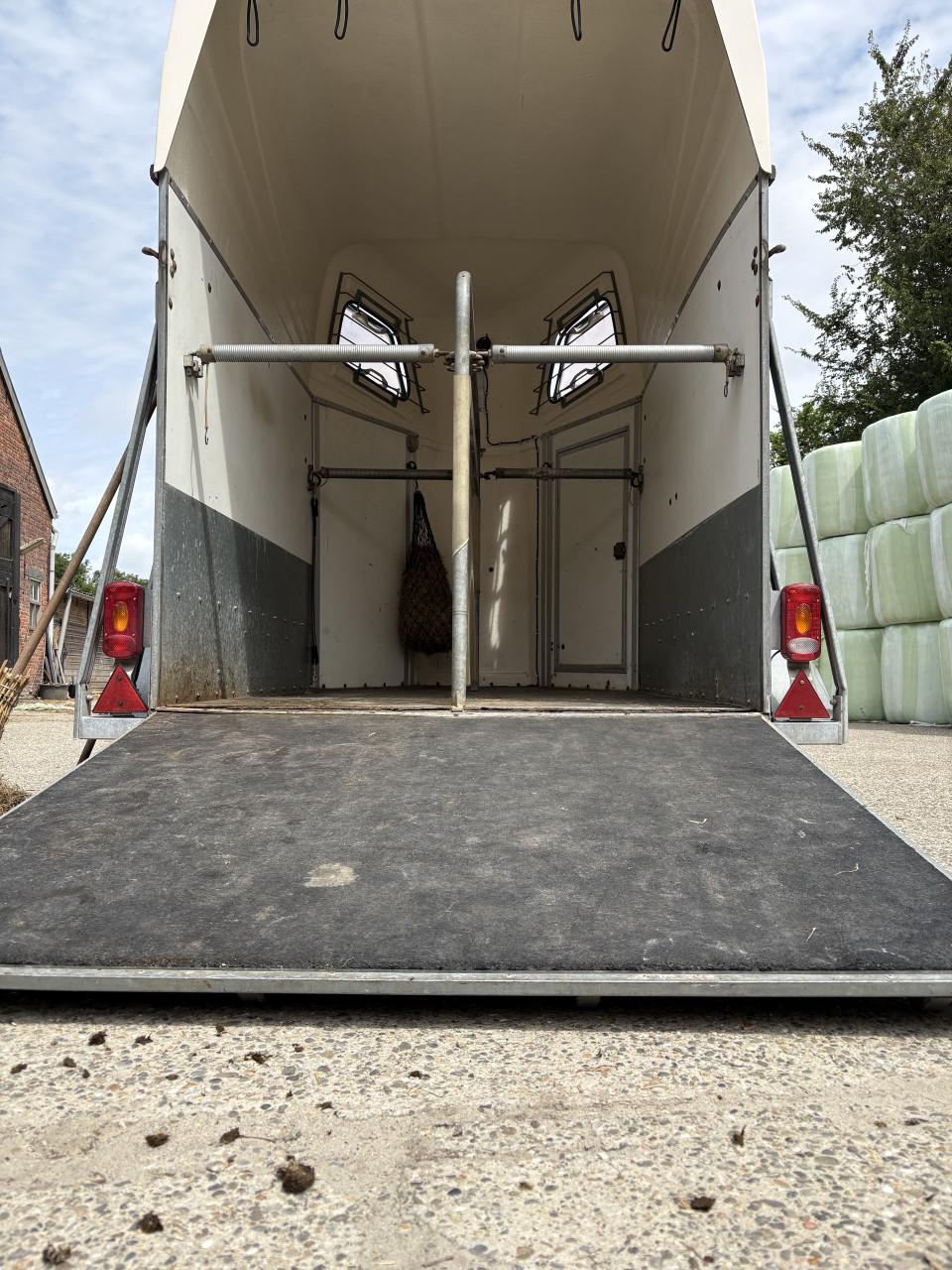 2-paards paardentrailer