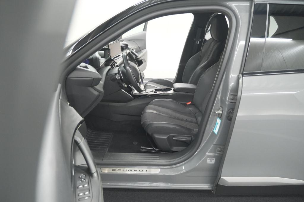 Peugeot 2008 puretech 130 eat8 gt | 360 camera | dodehoekdetectie | apple c