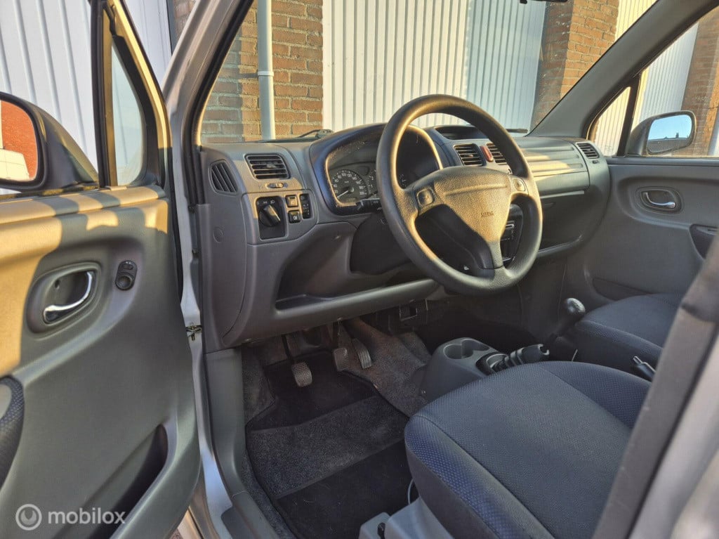 Suzuki Wagon R 1.3 special nieuwe apk / bluetooth radio