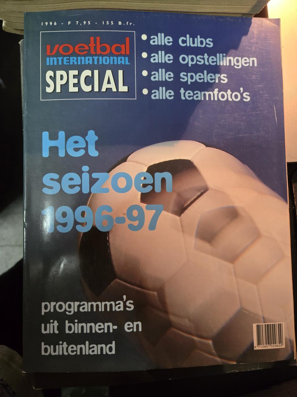 VerzamelingVoetbal International (tot. 12st)  en Voetbal 88