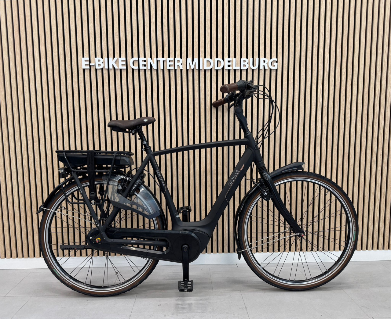 Gazelle Orange C8 Bosch Active Line Plus 400Wh 61CM