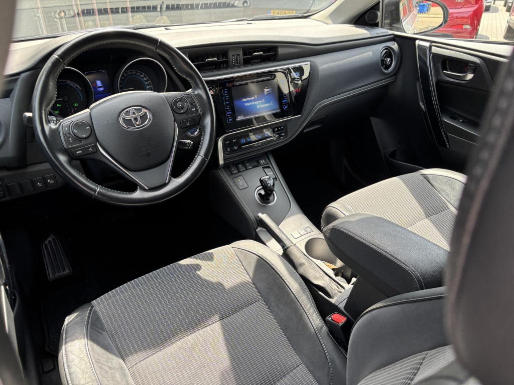 Toyota Auris 1.8 hybrid executive nl-auto!