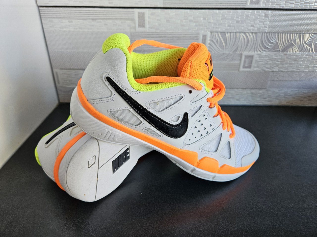 Nike Vapor Advantage tennisschoenen in wit/oranje/groen, maat EU 40