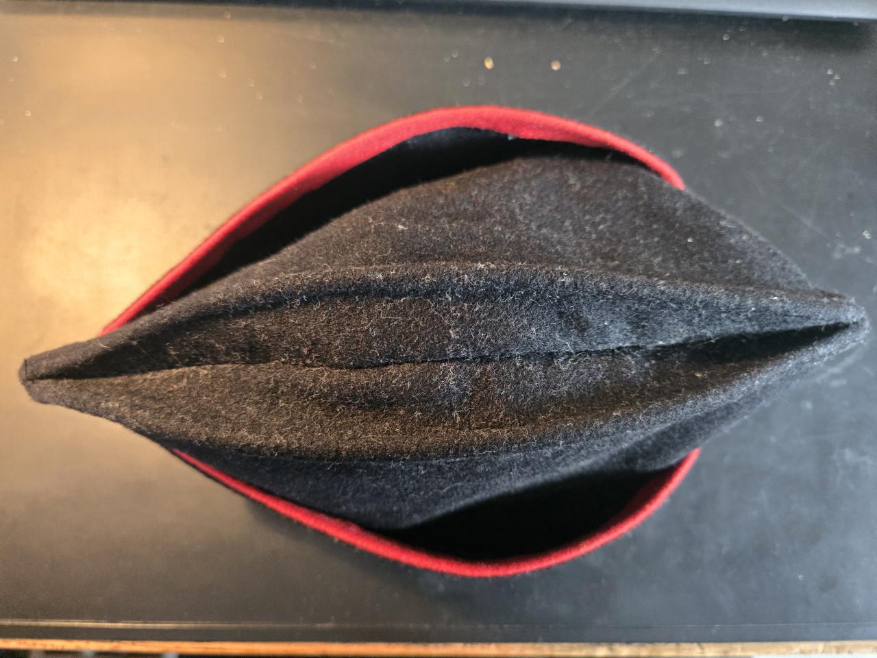 Calot zwart met rood maat 56 Scecam Bernay